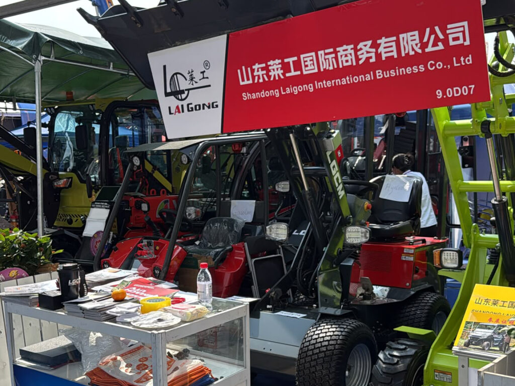 Visitors at the LGCM booth during Canton Fair 2026
